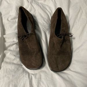 7M lisa b. brown suede shoes